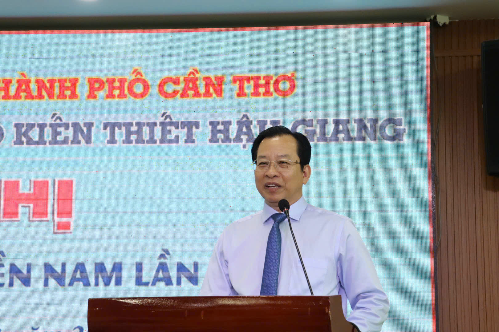 Ông Vương Quốc Nam, Phó Chủ tịch UBND TP Cần Thơ, phát biểu mở đầu Hội nghị Xổ số kiến thiết khu vực miền Nam