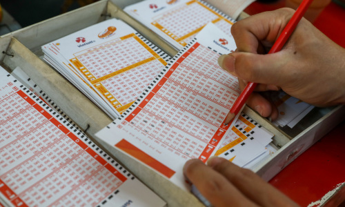 Xổ số điện toán là một hình thức xổ số cho phép người chơi tự chọn các con số may mắn của mình để tham gia dự thưởng.